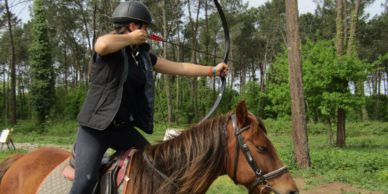 Tir à l'arc à cheval
