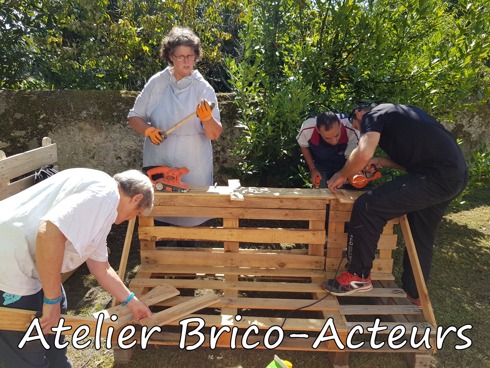 Atelier-Brico-Acteurs-Construction-en-palettes